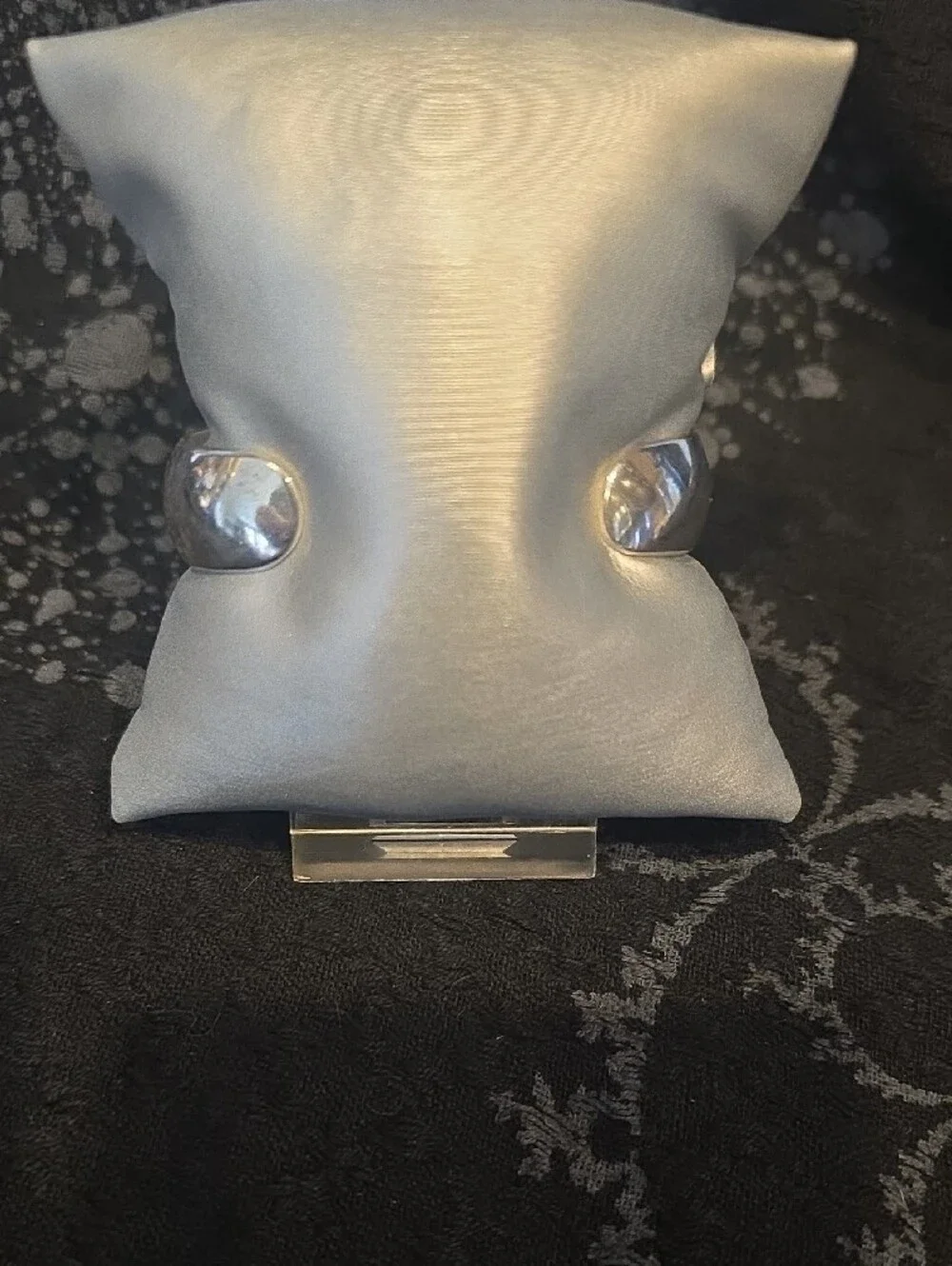 N/A polished silver